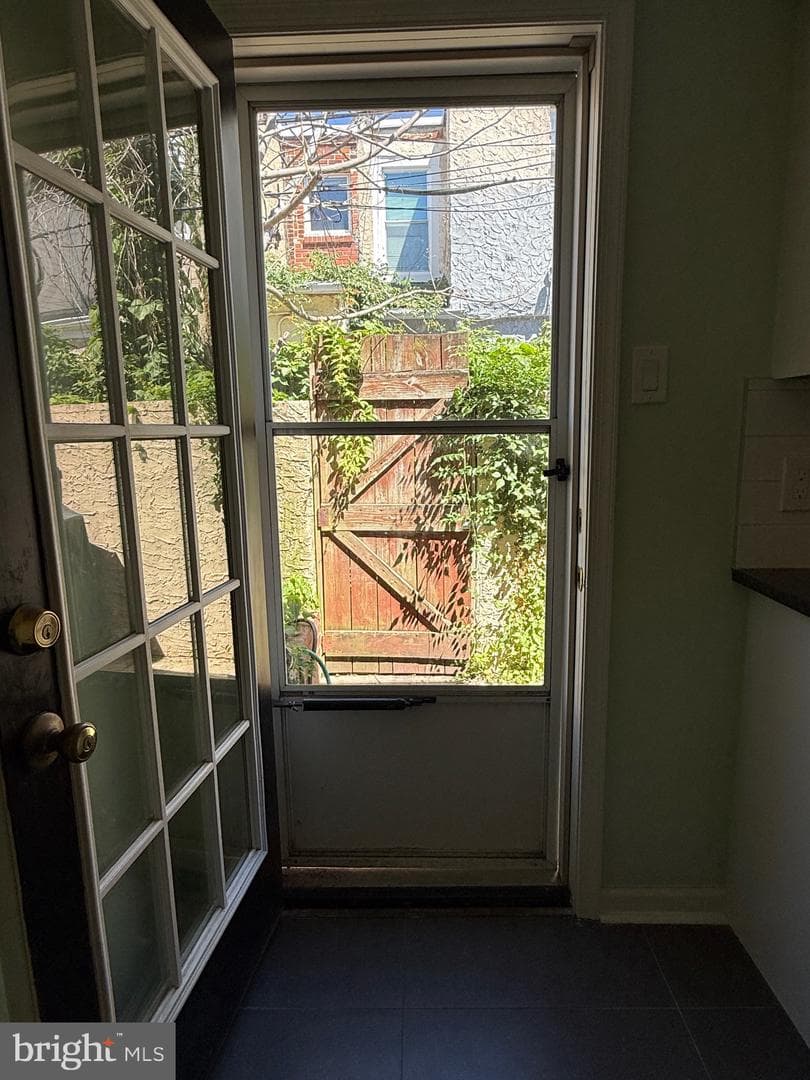 429 Dudley Street photo 18