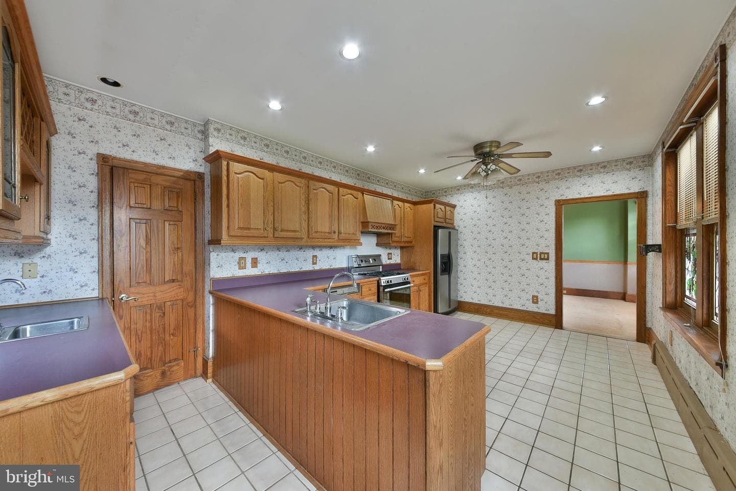 7332 Tabor Avenue photo 25