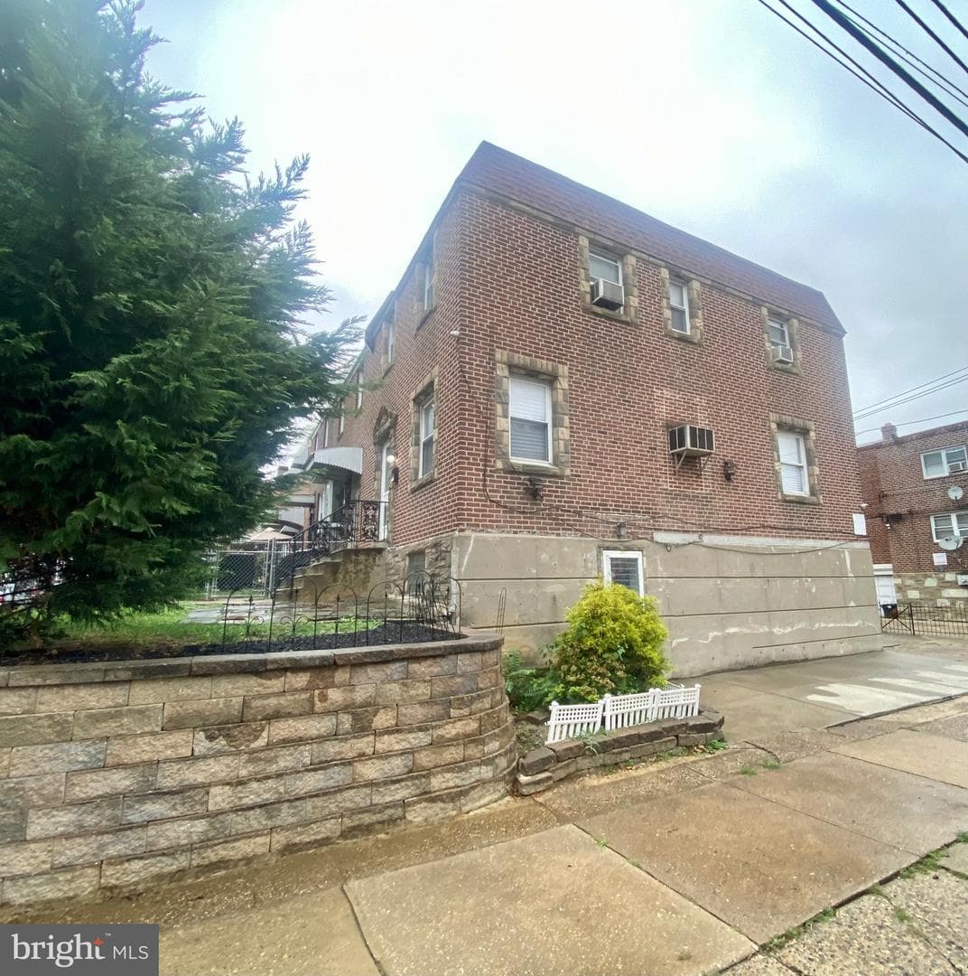 4019 Hellerman Street photo 2