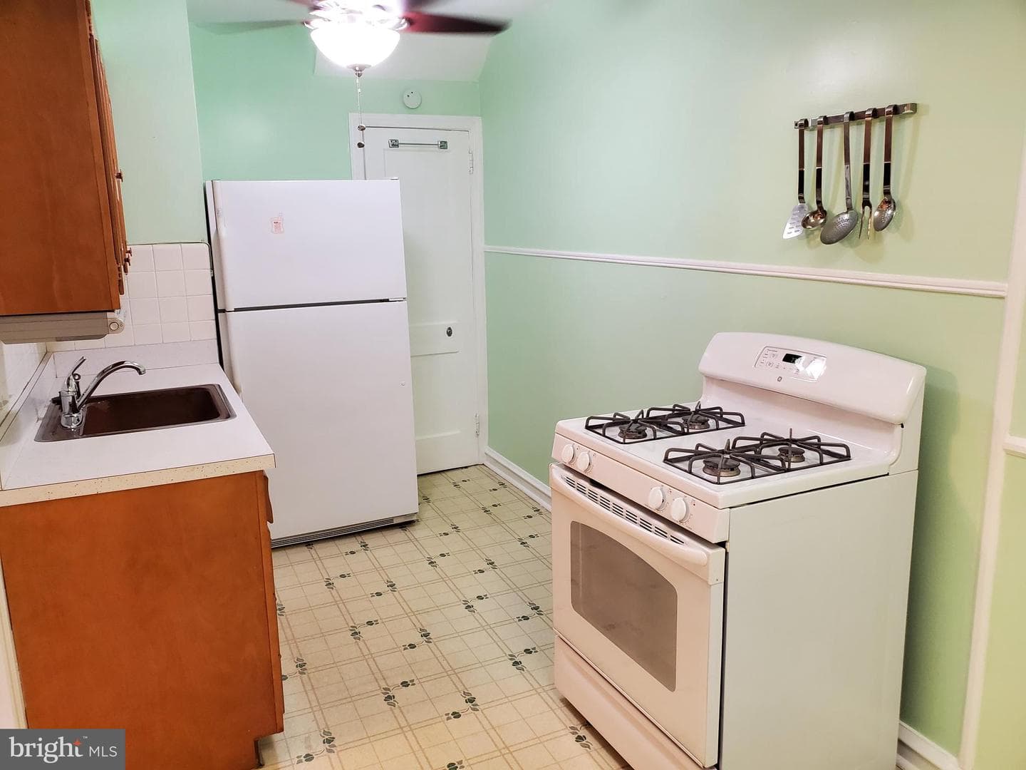 1344 Greeby Street photo 9