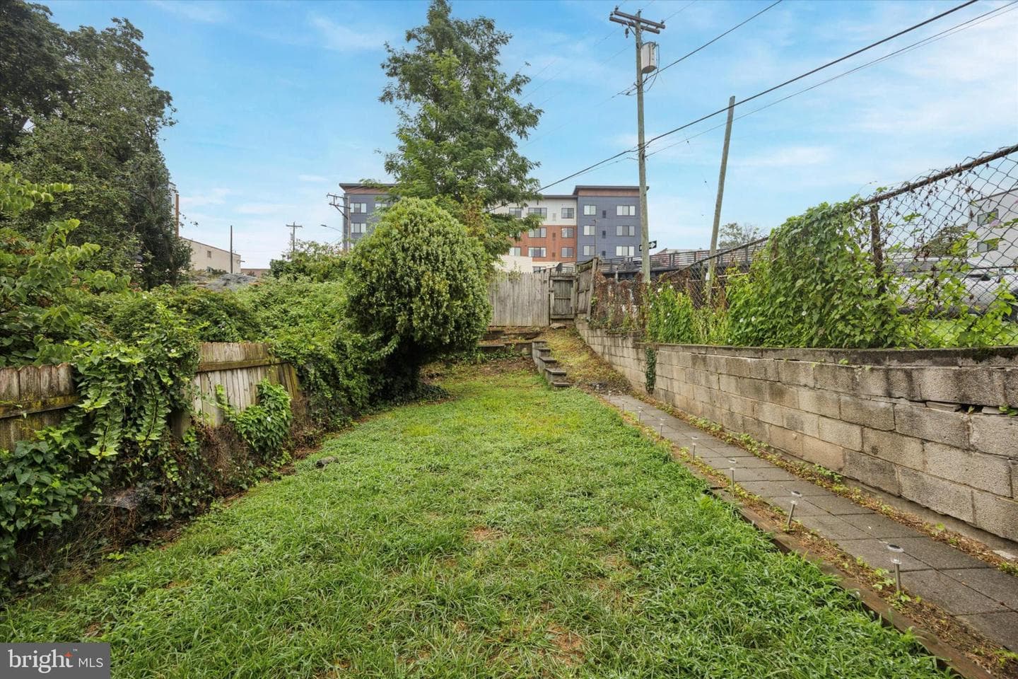 367 W Salaignac Street photo 25