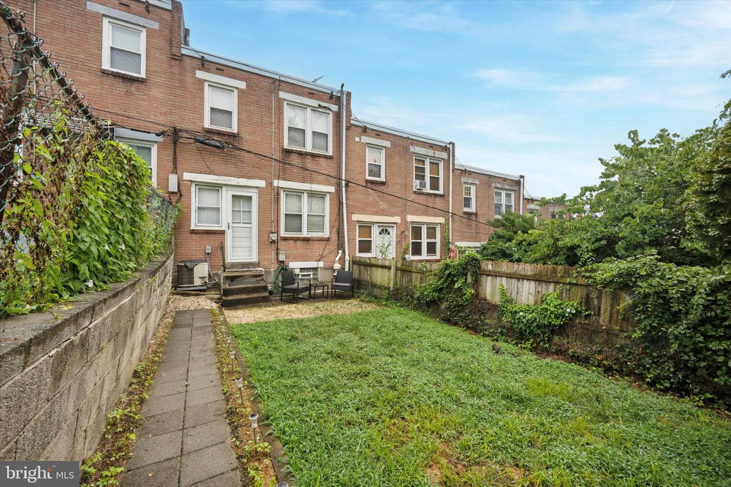 367 W Salaignac Street photo 26