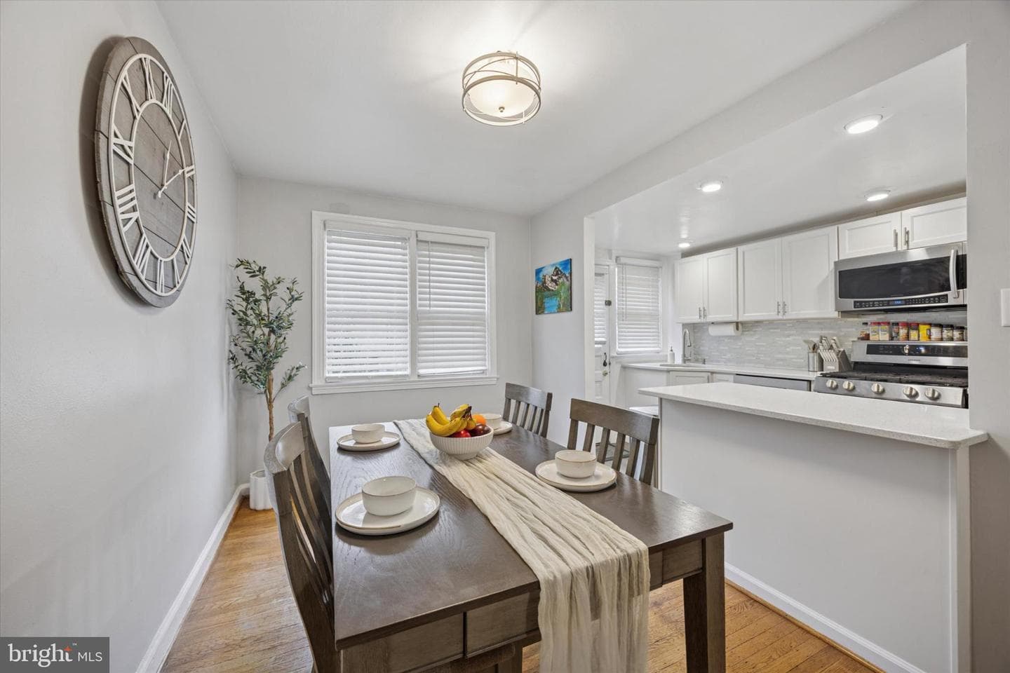 367 W Salaignac Street photo 7