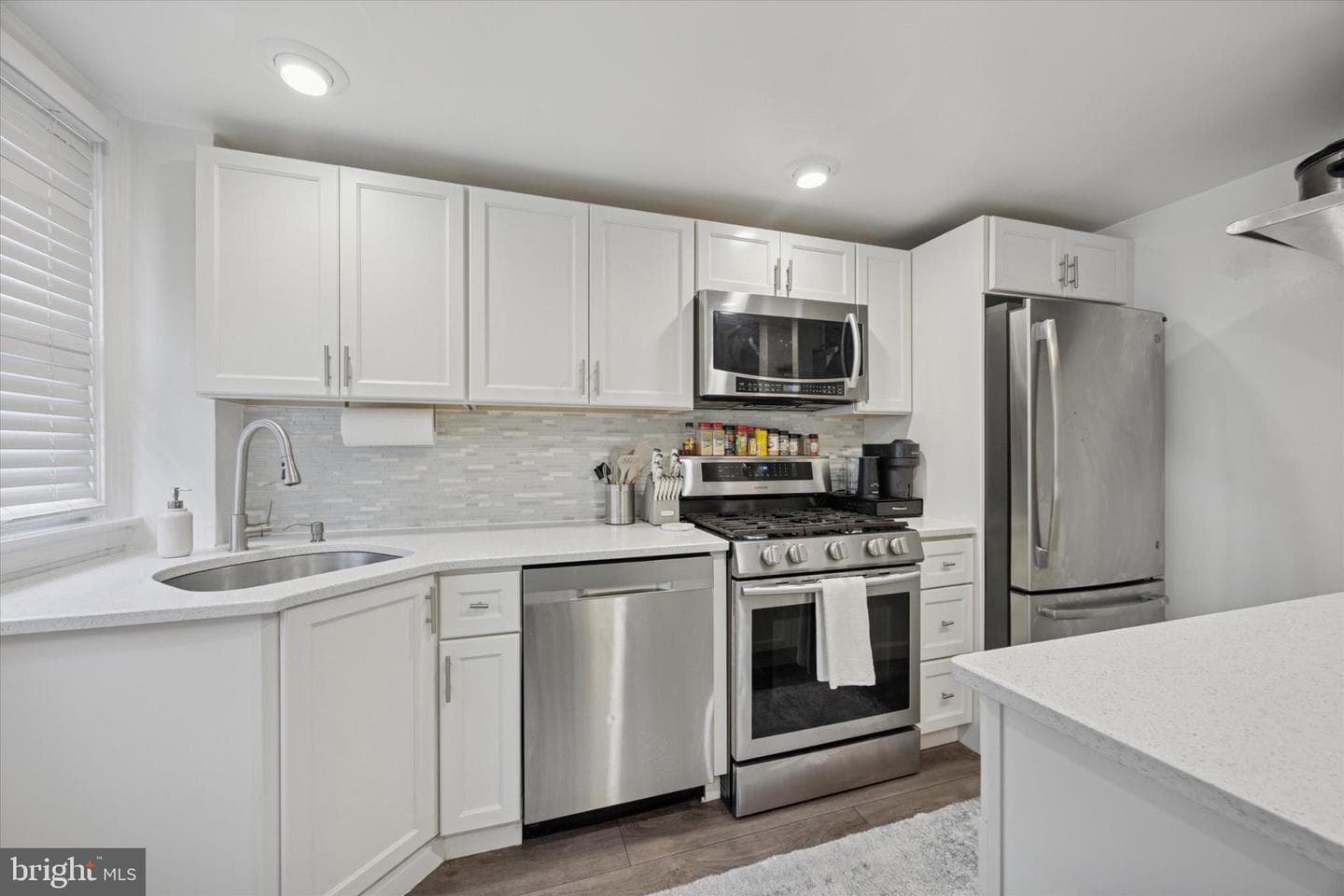 367 W Salaignac Street photo 8