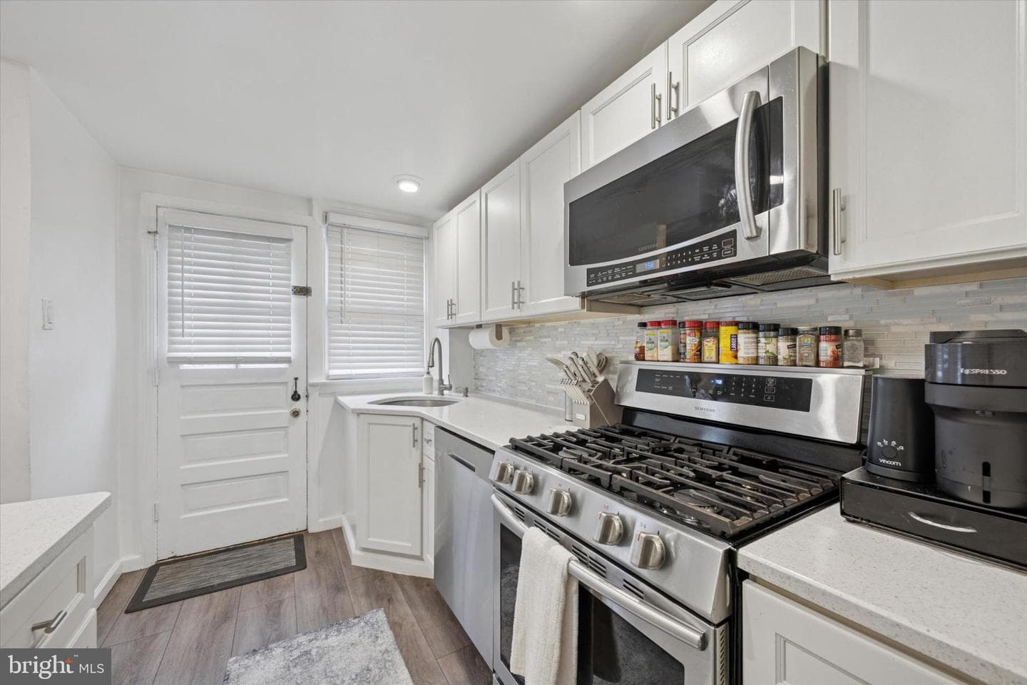367 W Salaignac Street photo 9