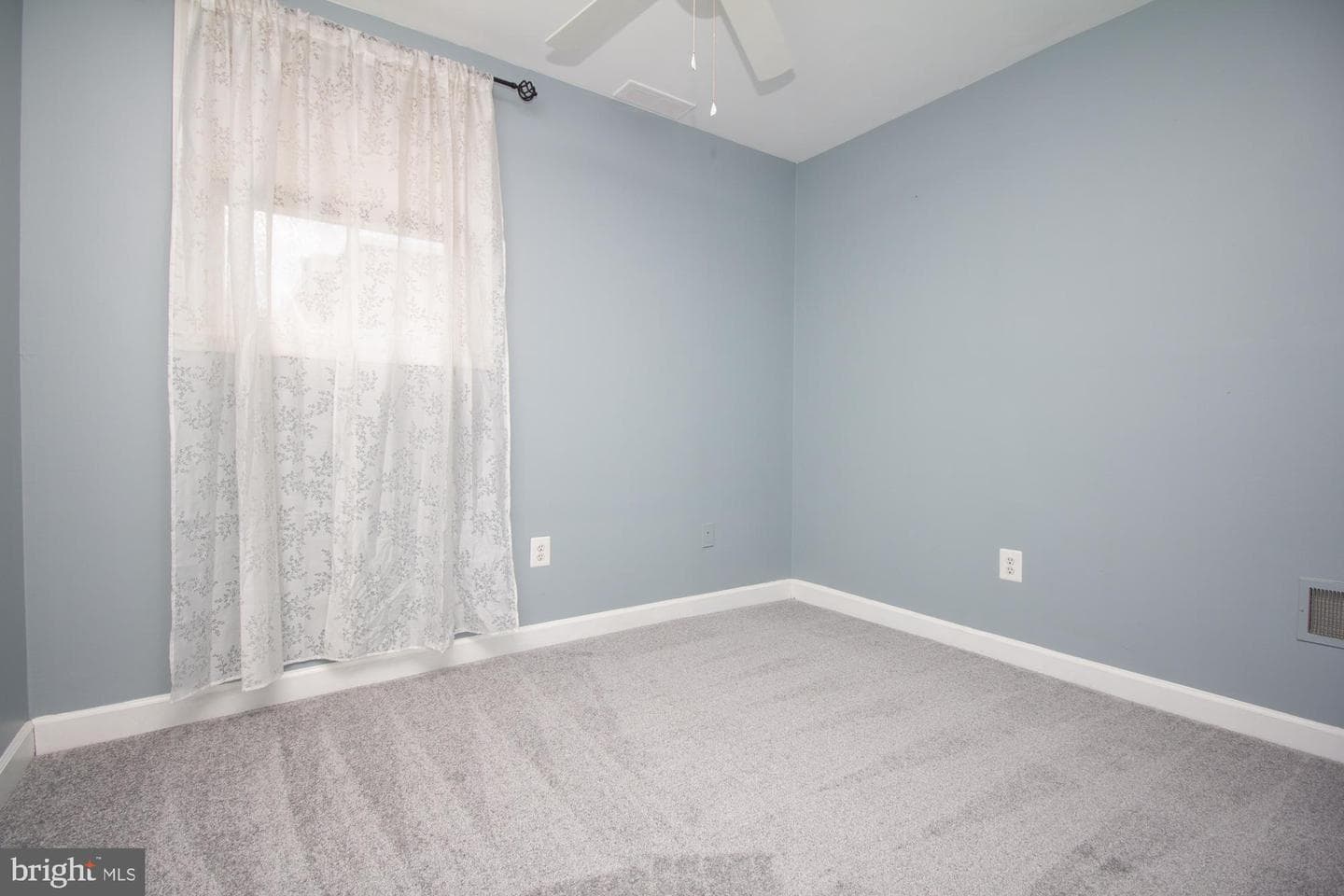 2515 S Hicks Street photo 16