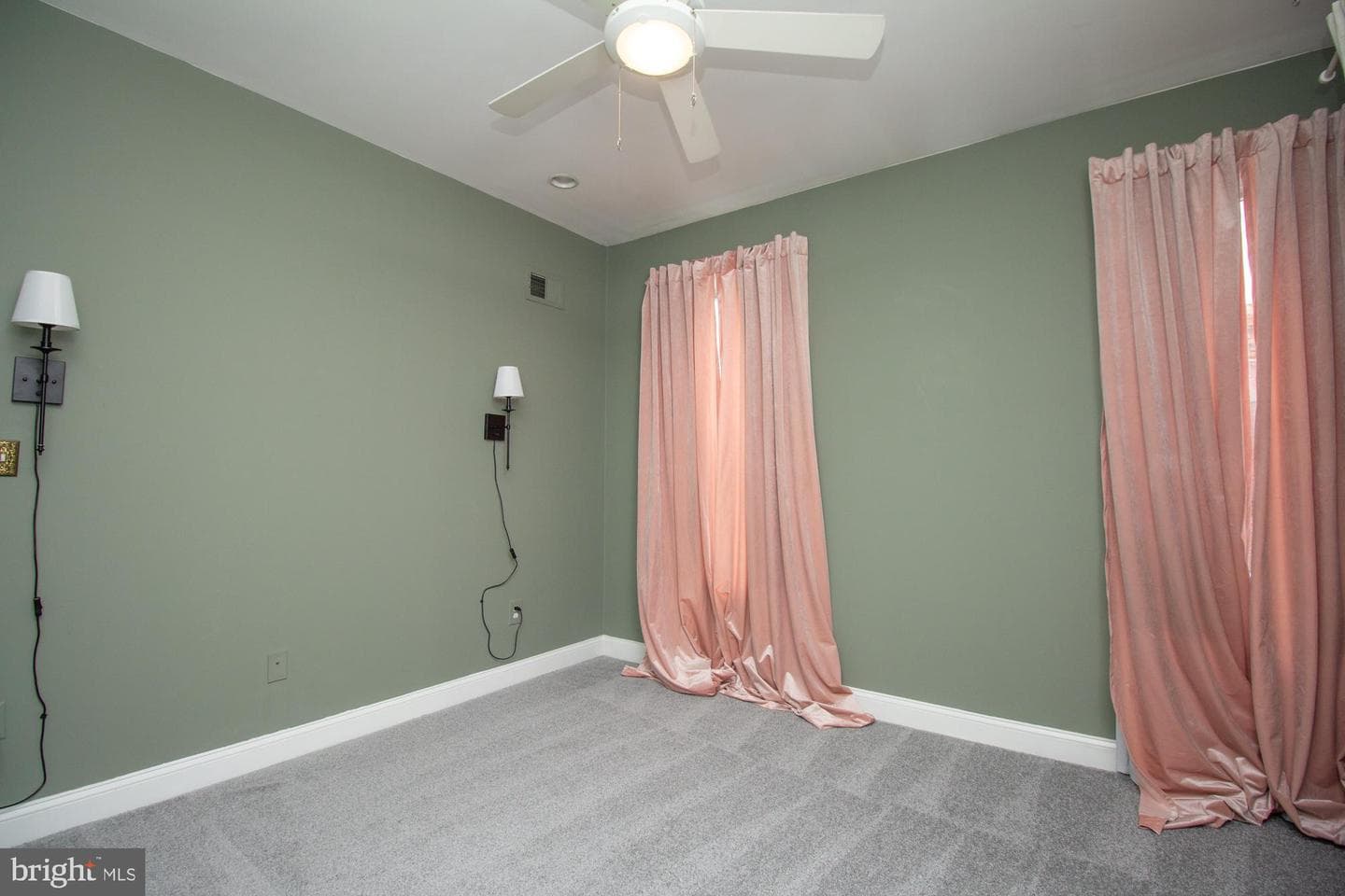 2515 S Hicks Street photo 23