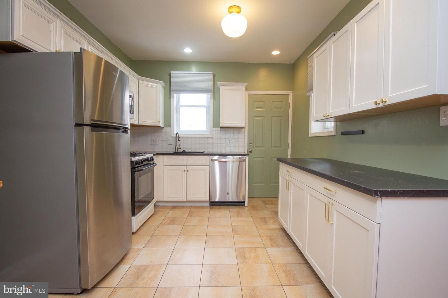 2515 S Hicks Street photo 9