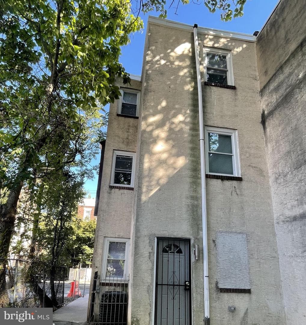 2046 N 20th Street photo 29