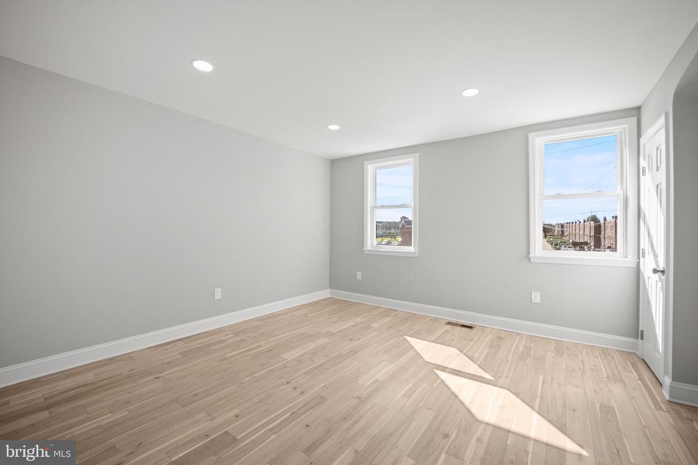 5418 Bingham Street photo 16