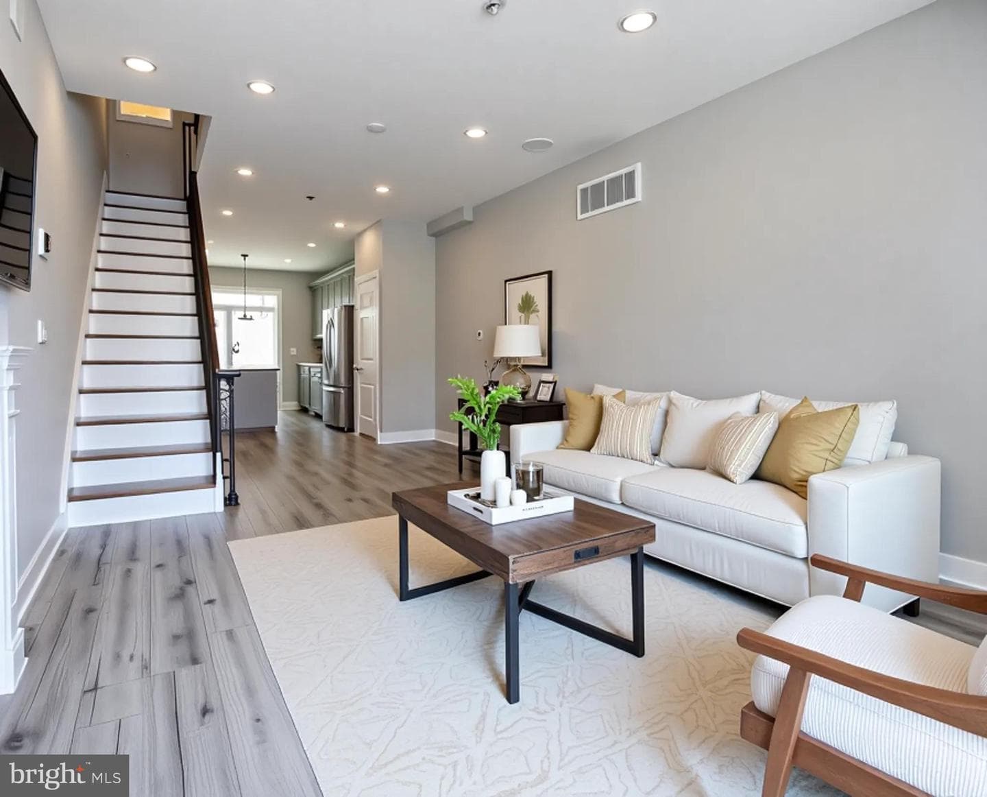 2525 N Hancock Street photo 3