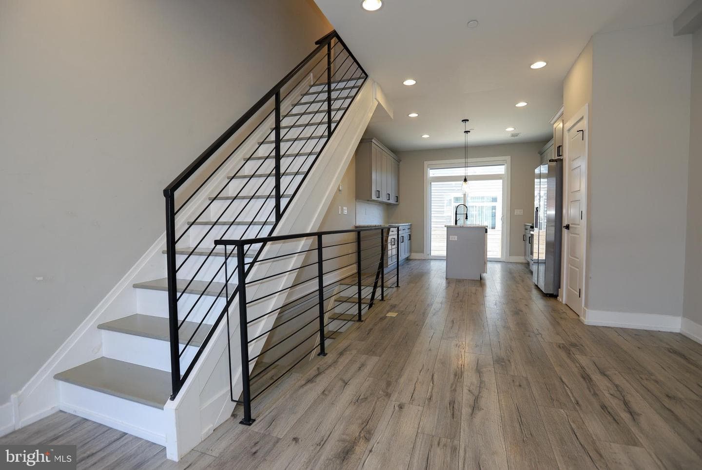 2525 N Hancock Street photo 5