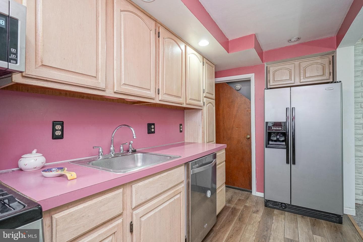 942 Johnston Street photo 11