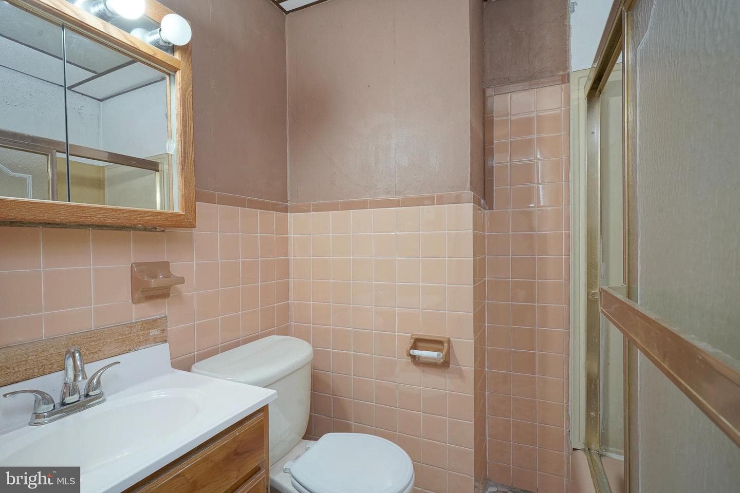 942 Johnston Street photo 18