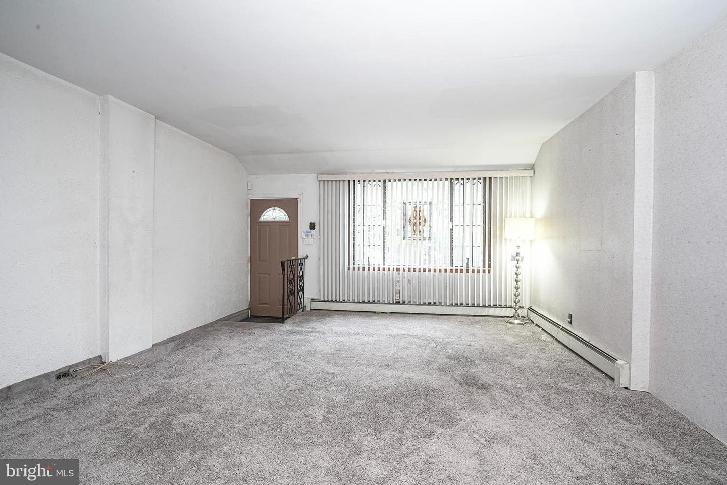 942 Johnston Street photo 3