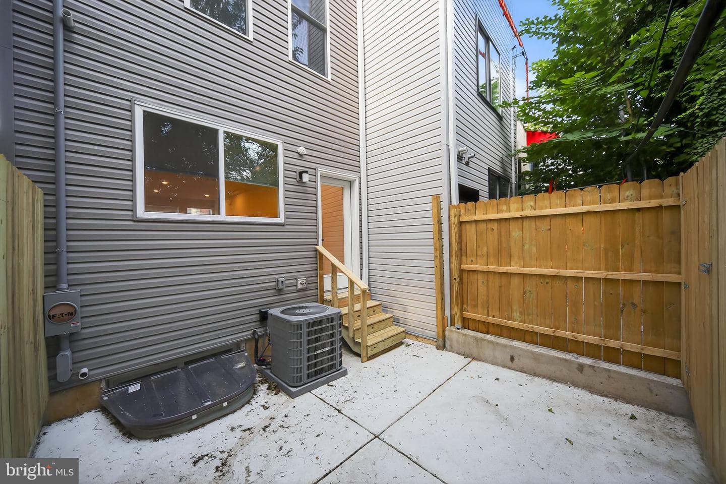 3209 Latona Street photo 32