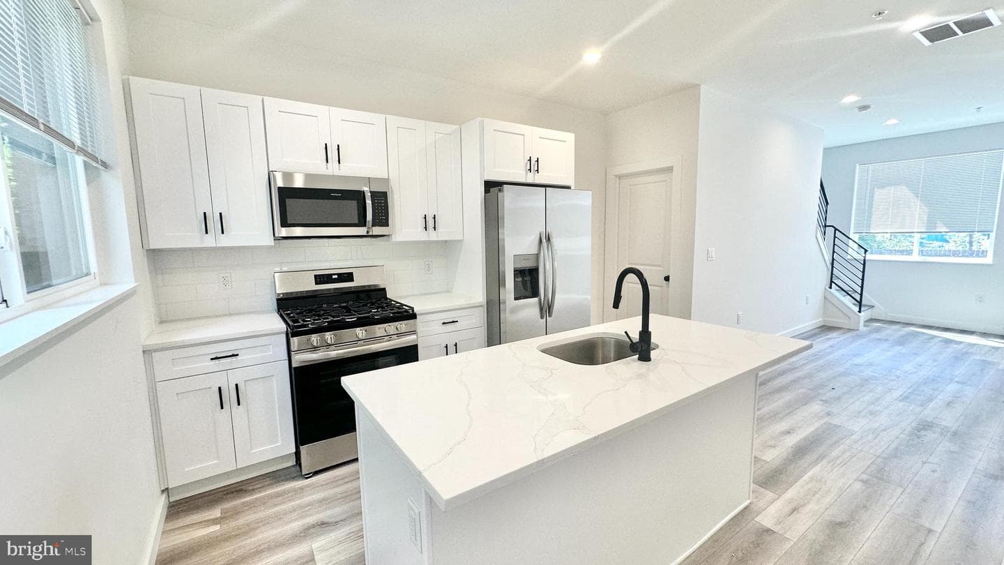 3209 Latona Street photo 5