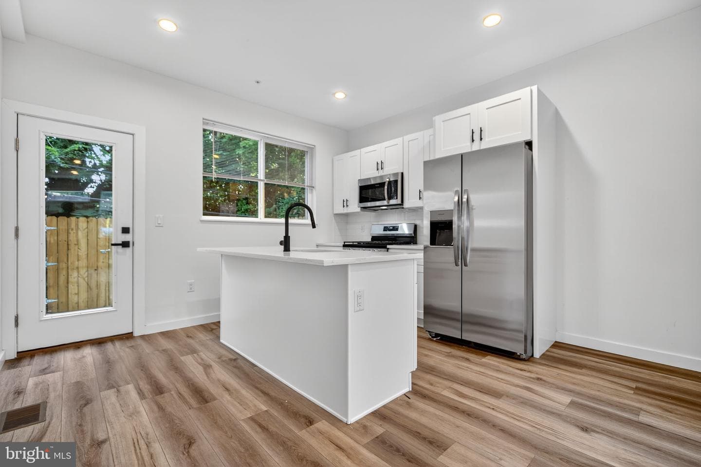 3209 Latona Street photo 7
