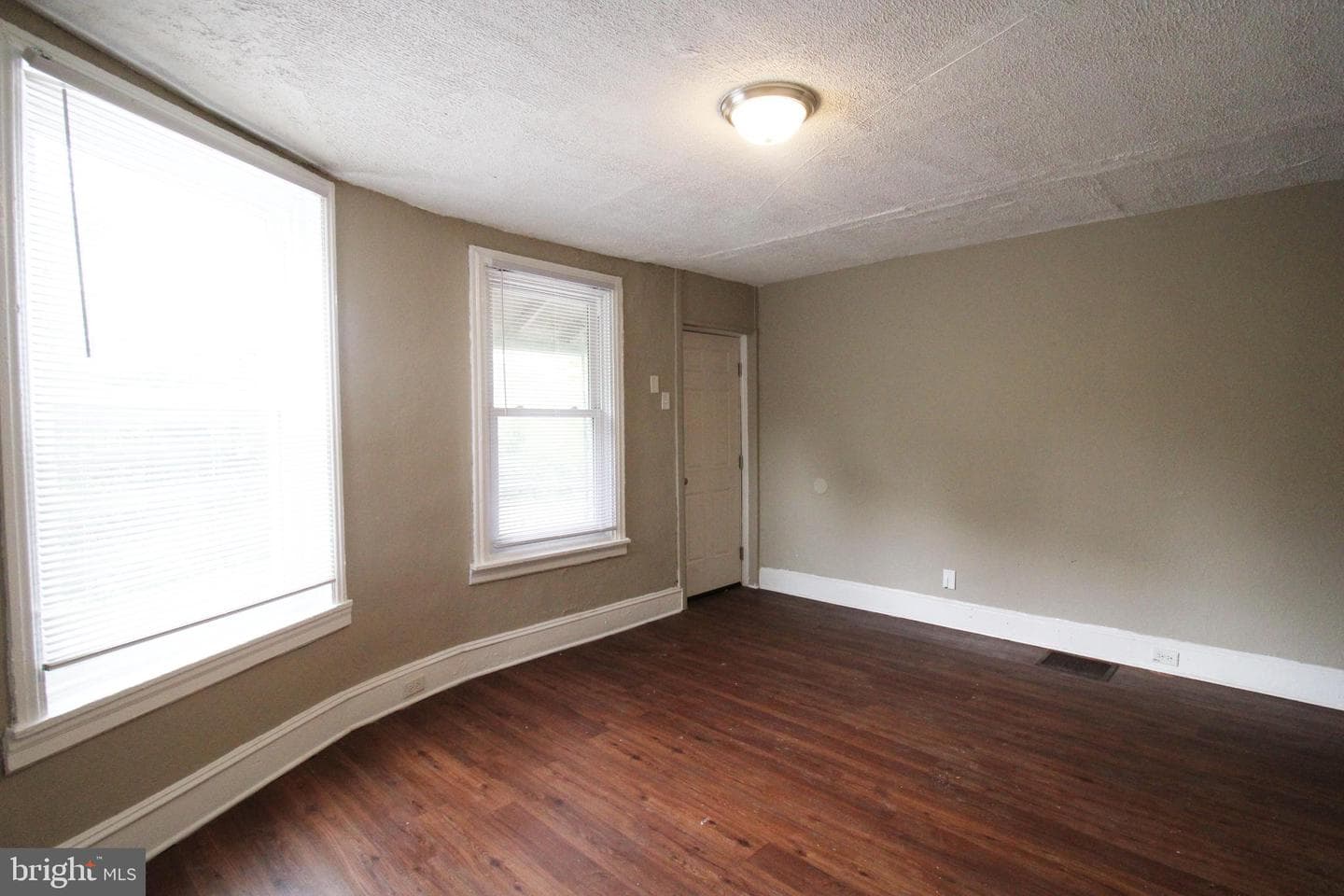 1220 S Hanson Street photo 3