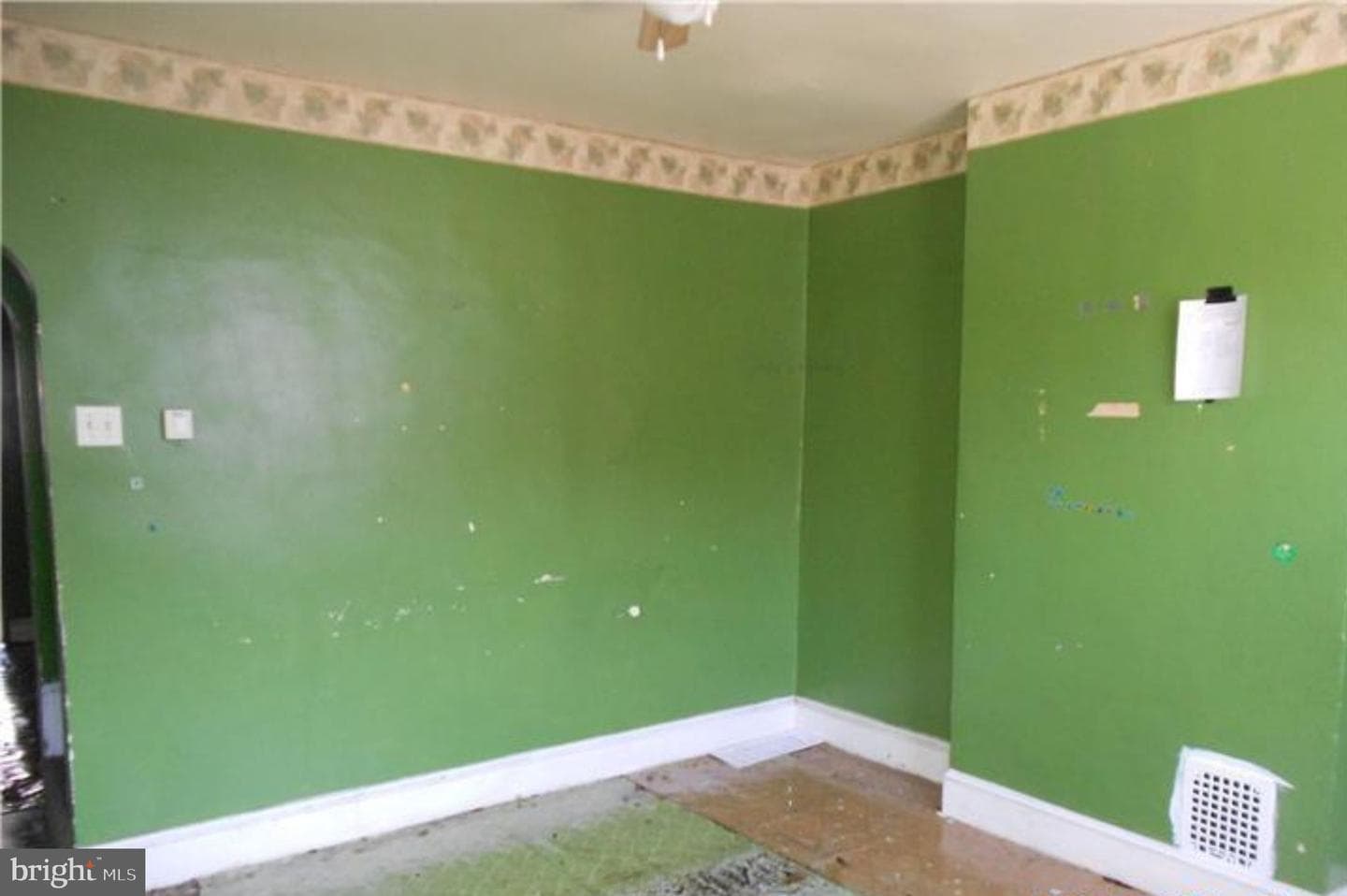 1825 E Albert Street photo 3
