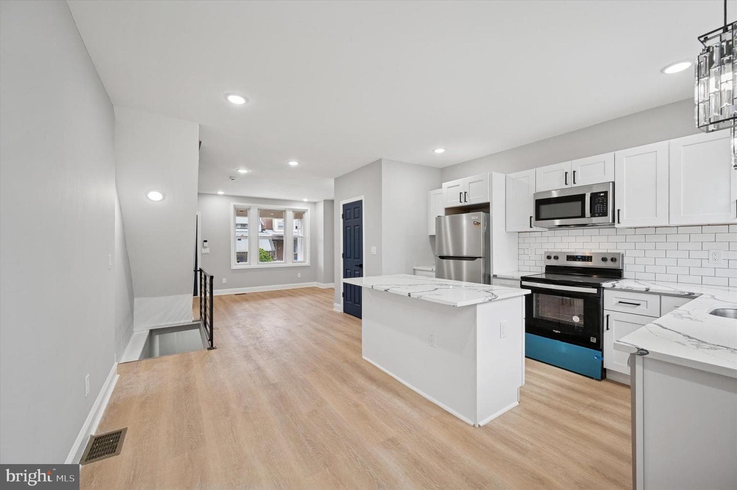 5718 N Lambert Street photo 11