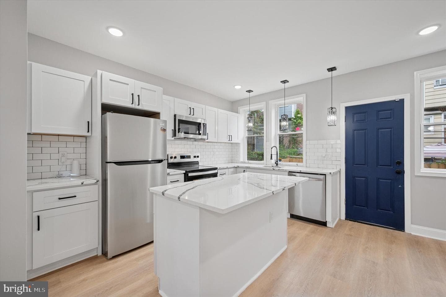 5718 N Lambert Street photo 12