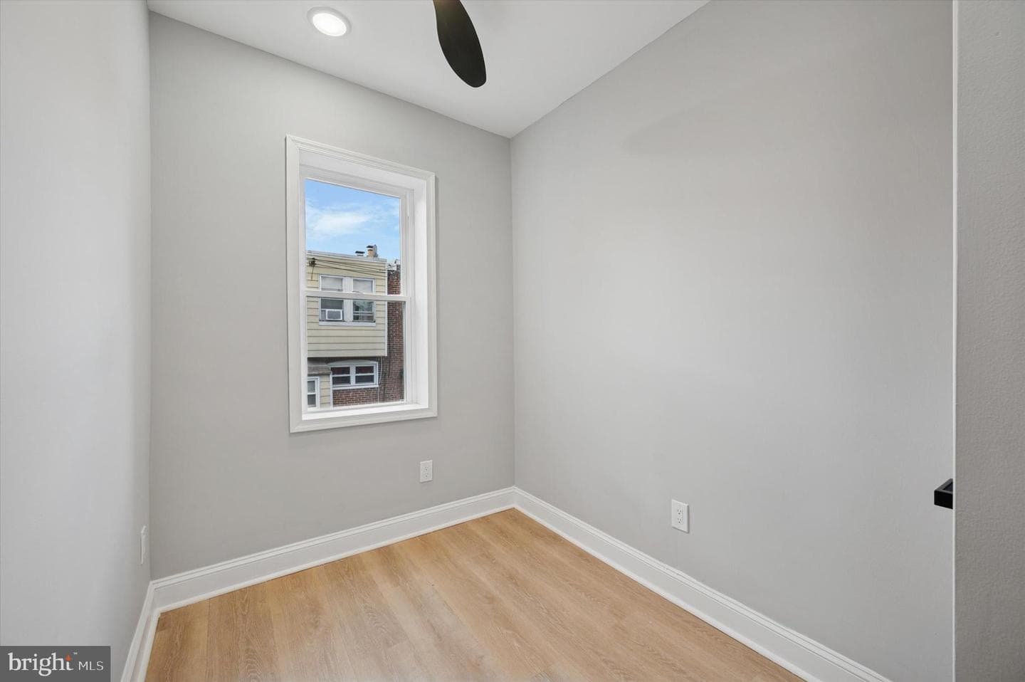 5718 N Lambert Street photo 19