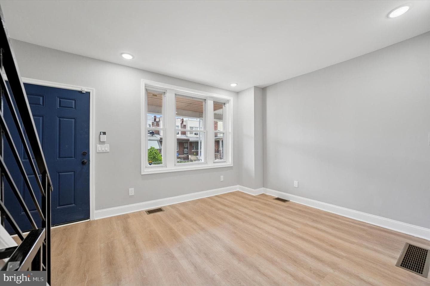 5718 N Lambert Street photo 9