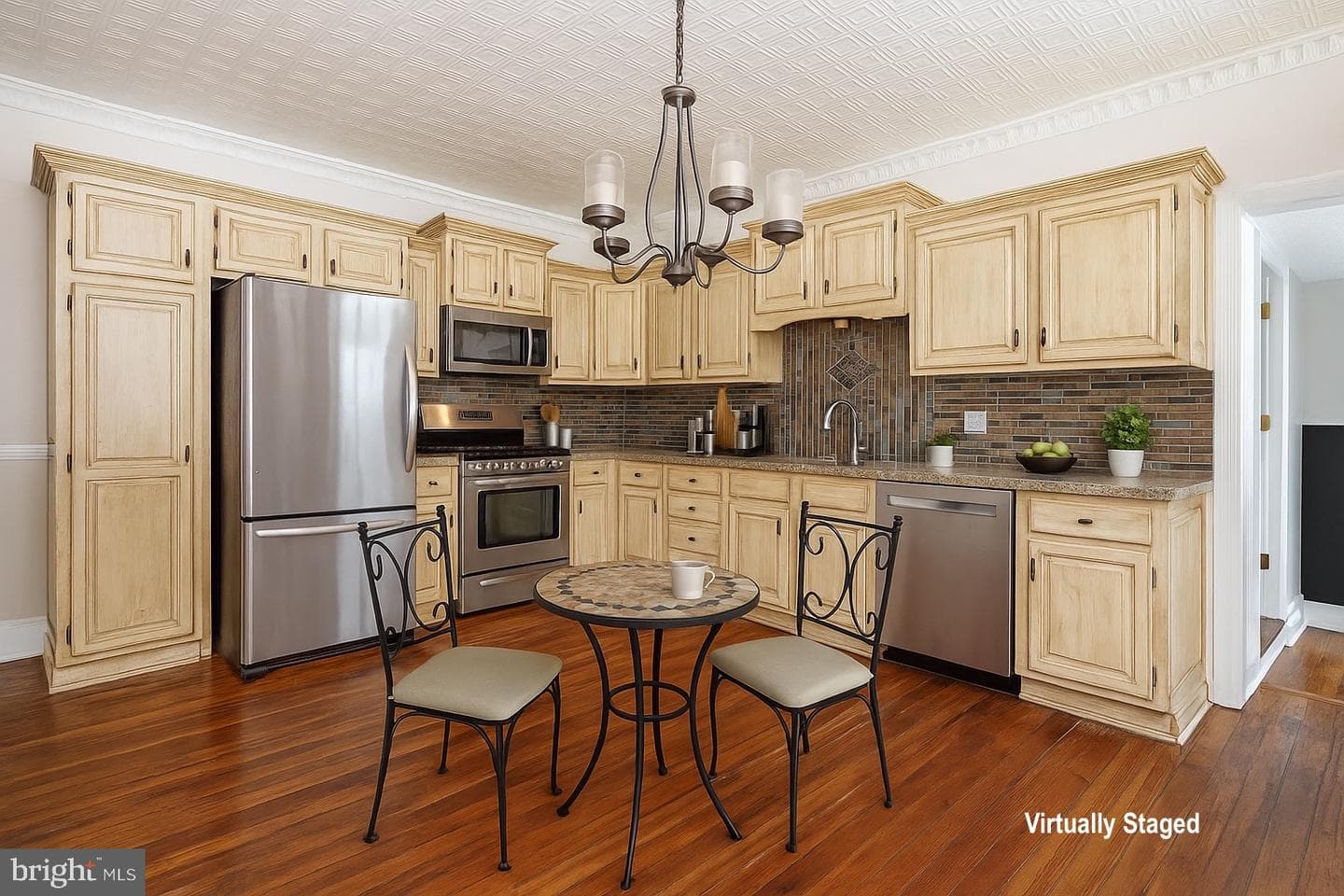 576 Hermitage Street photo 14