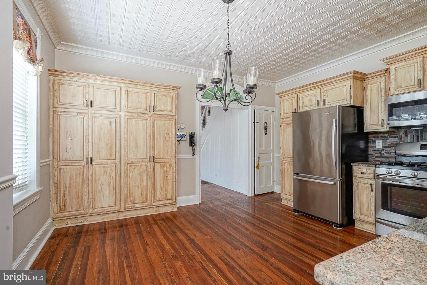576 Hermitage Street photo 18