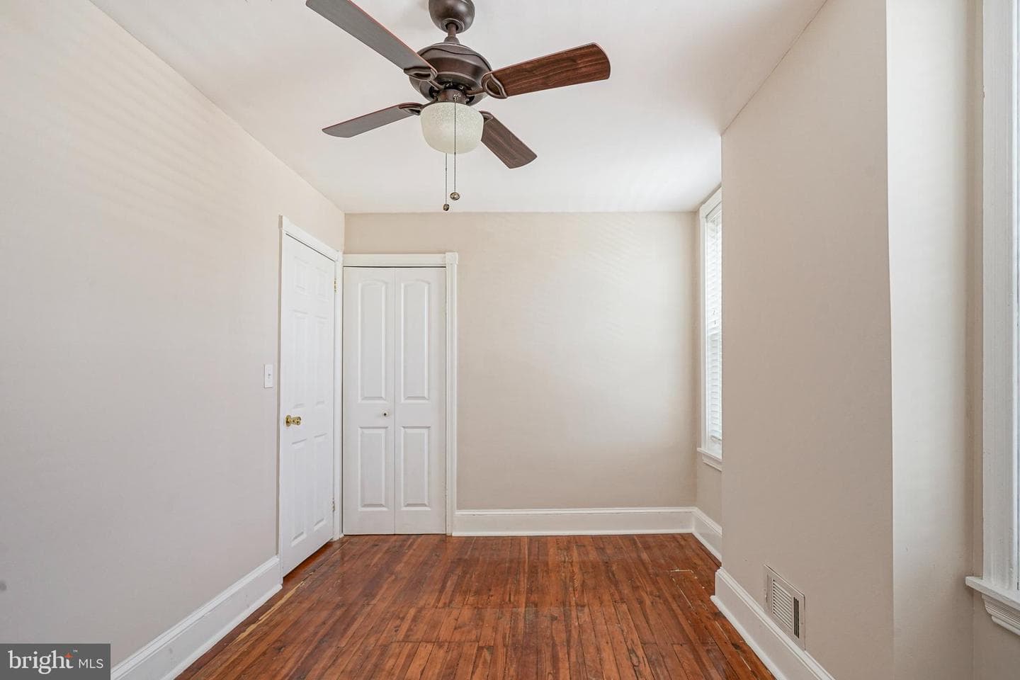 576 Hermitage Street photo 31