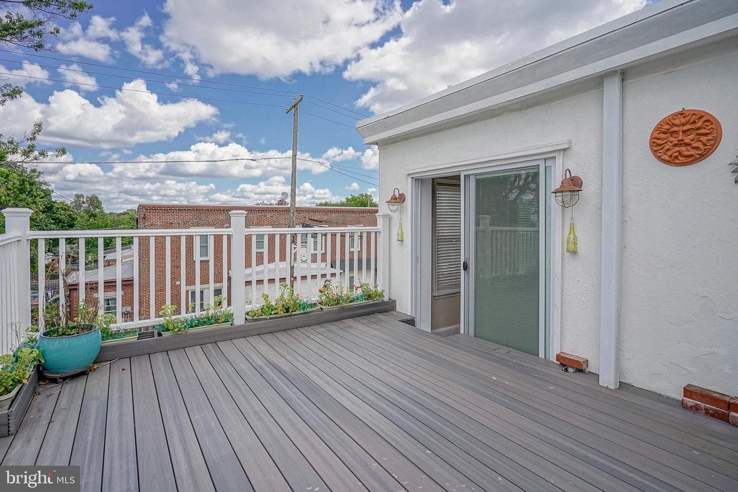 576 Hermitage Street photo 39