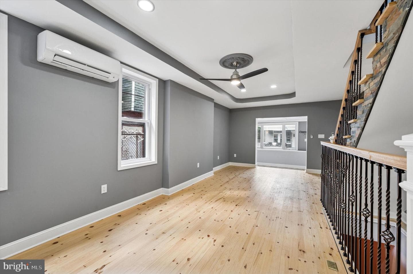 5556 Osage Avenue photo 3