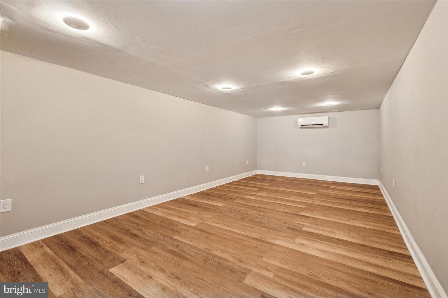 5556 Osage Avenue photo 31