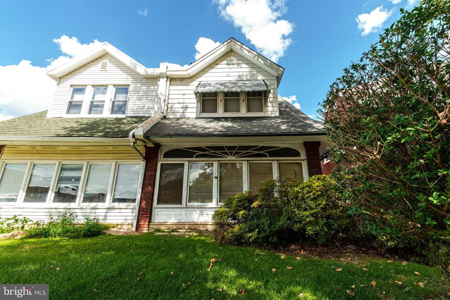 1103 Dyre Street photo 1