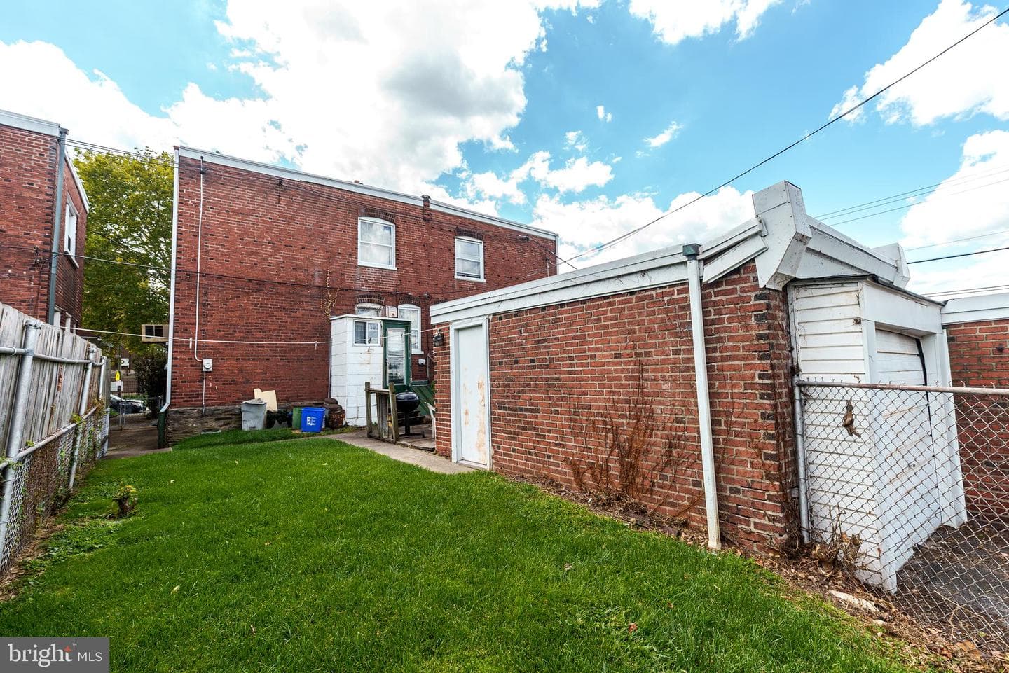 1103 Dyre Street photo 14