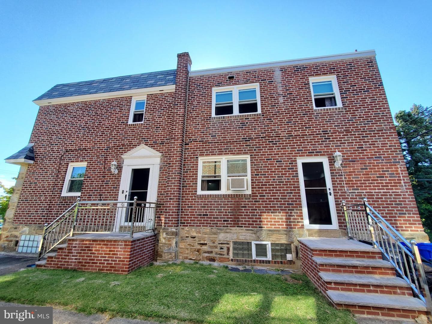 1212 Tyson Avenue photo 2