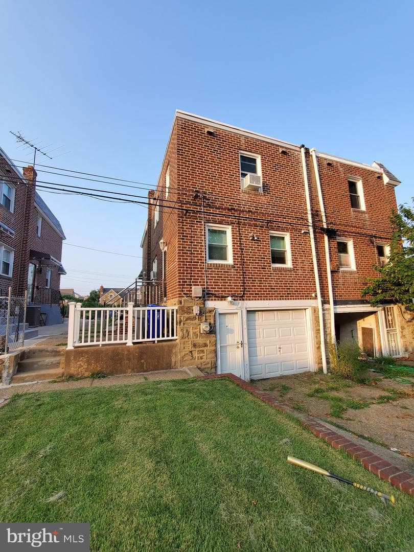 1212 Tyson Avenue photo 4