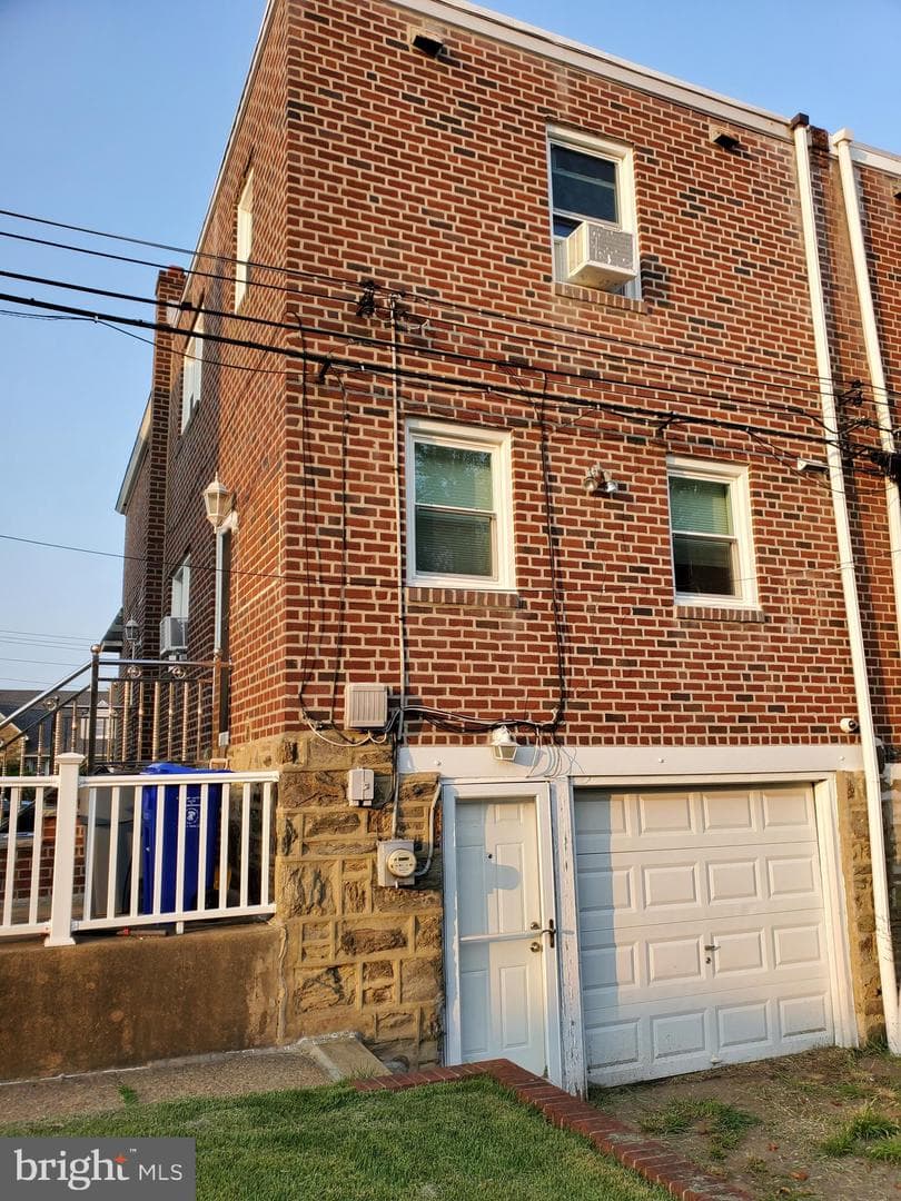 1212 Tyson Avenue photo 5
