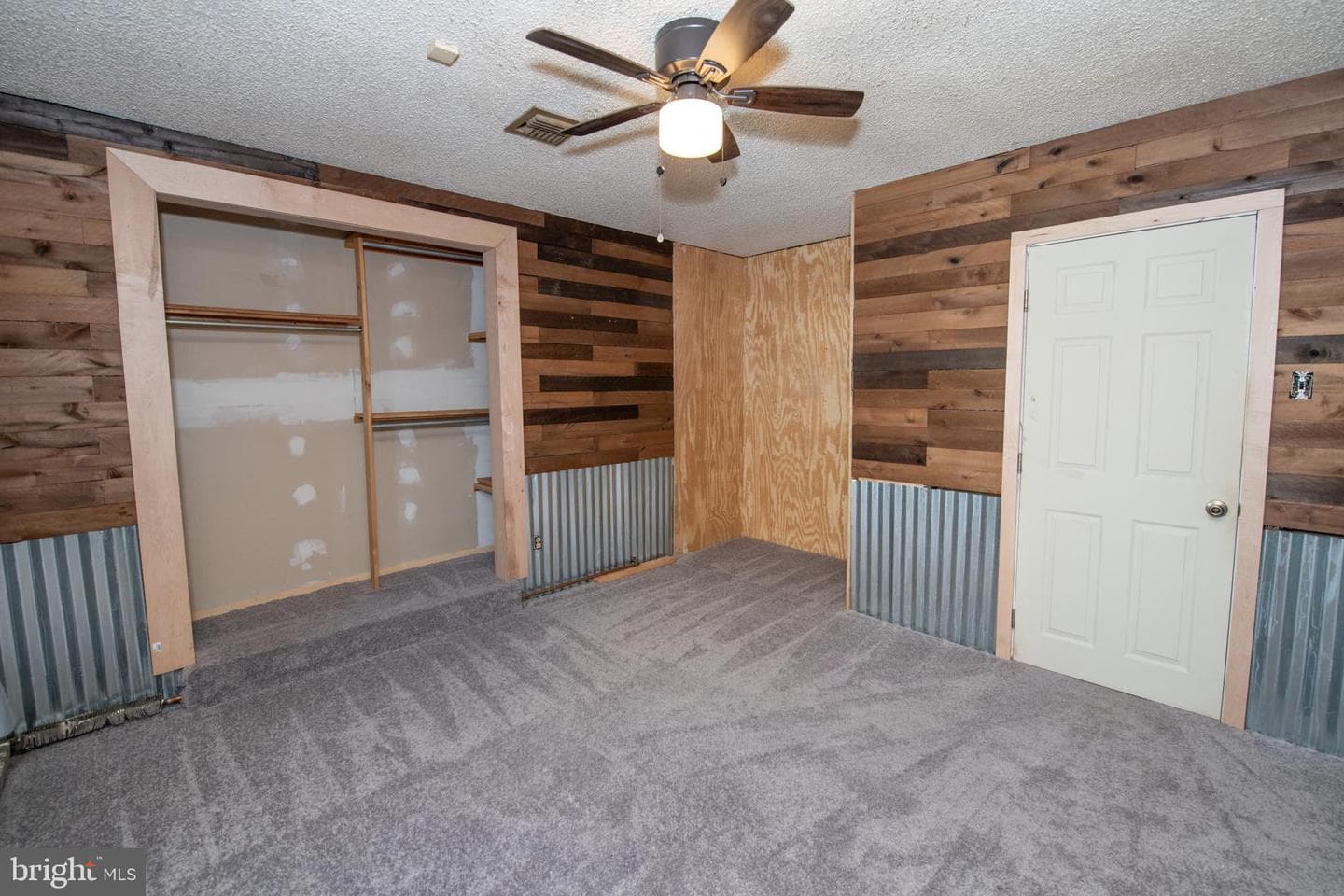 2831 Comly Road photo 10