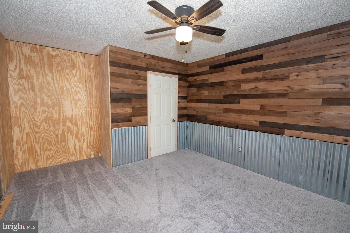 2831 Comly Road photo 11