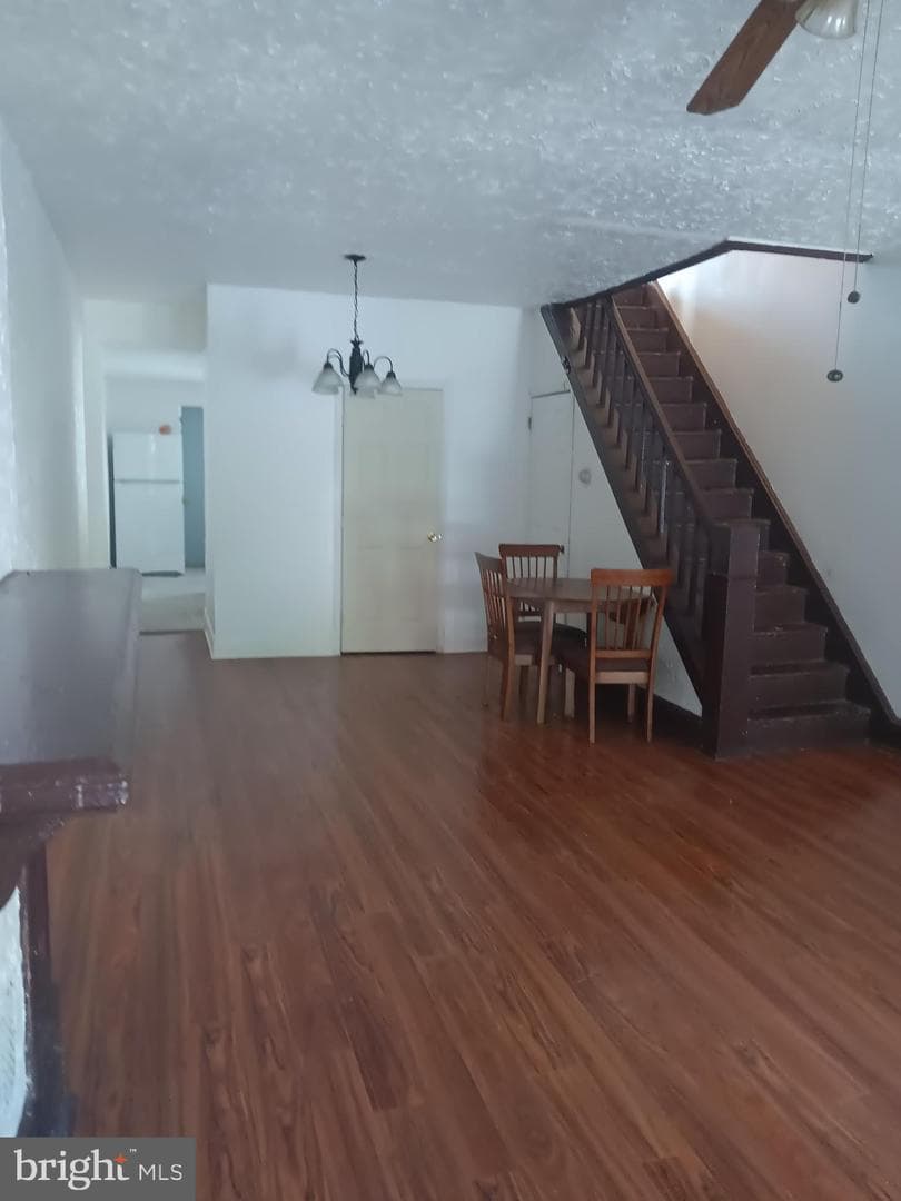 2534 W Sergeant Street photo 4