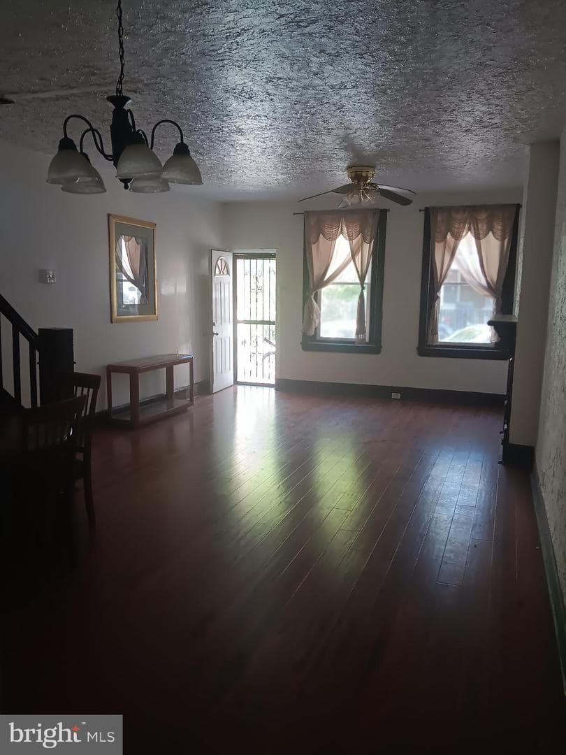 2534 W Sergeant Street photo 5