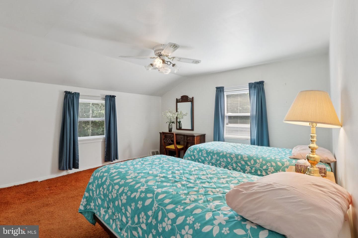 910 Glenroy Road photo 14