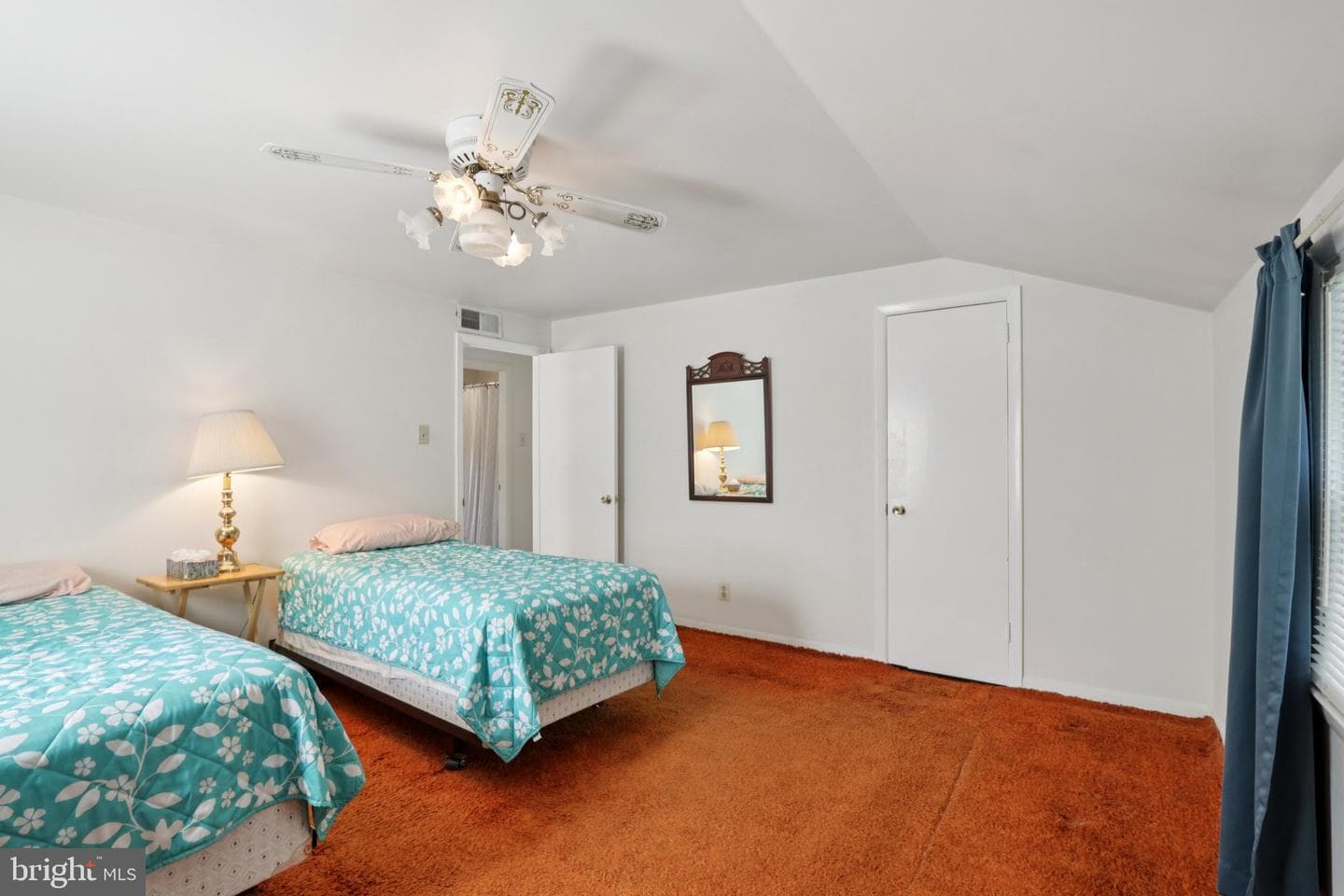 910 Glenroy Road photo 15