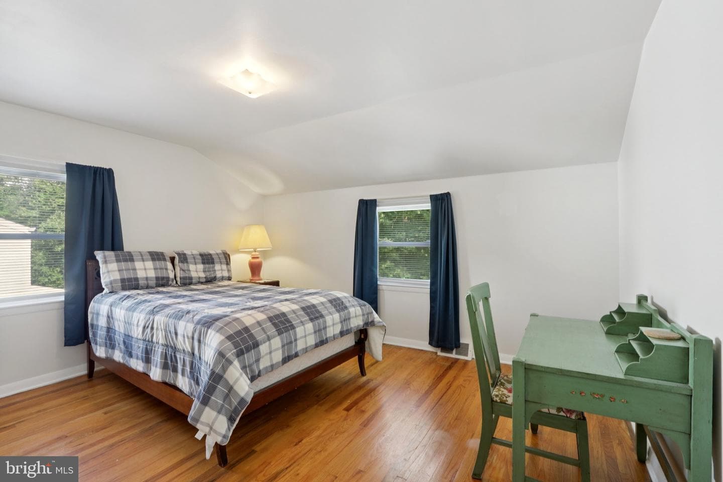 910 Glenroy Road photo 18