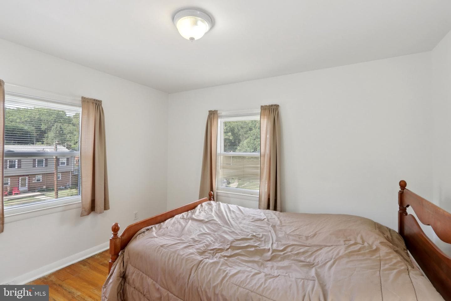 910 Glenroy Road photo 20