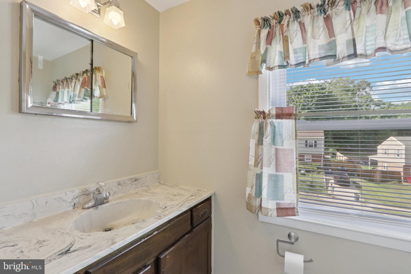 910 Glenroy Road photo 22