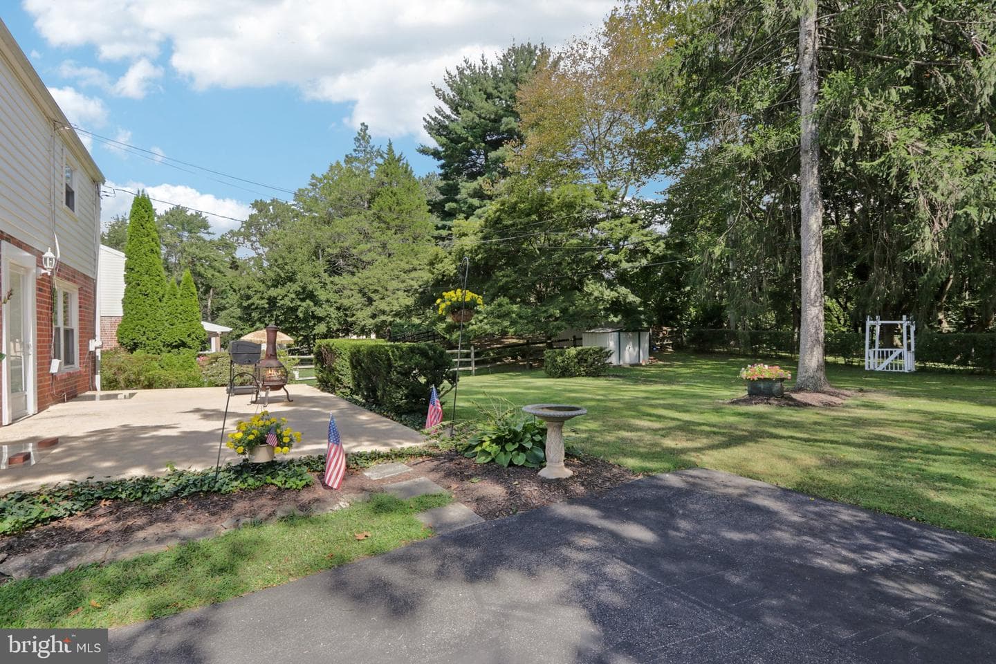 910 Glenroy Road photo 27