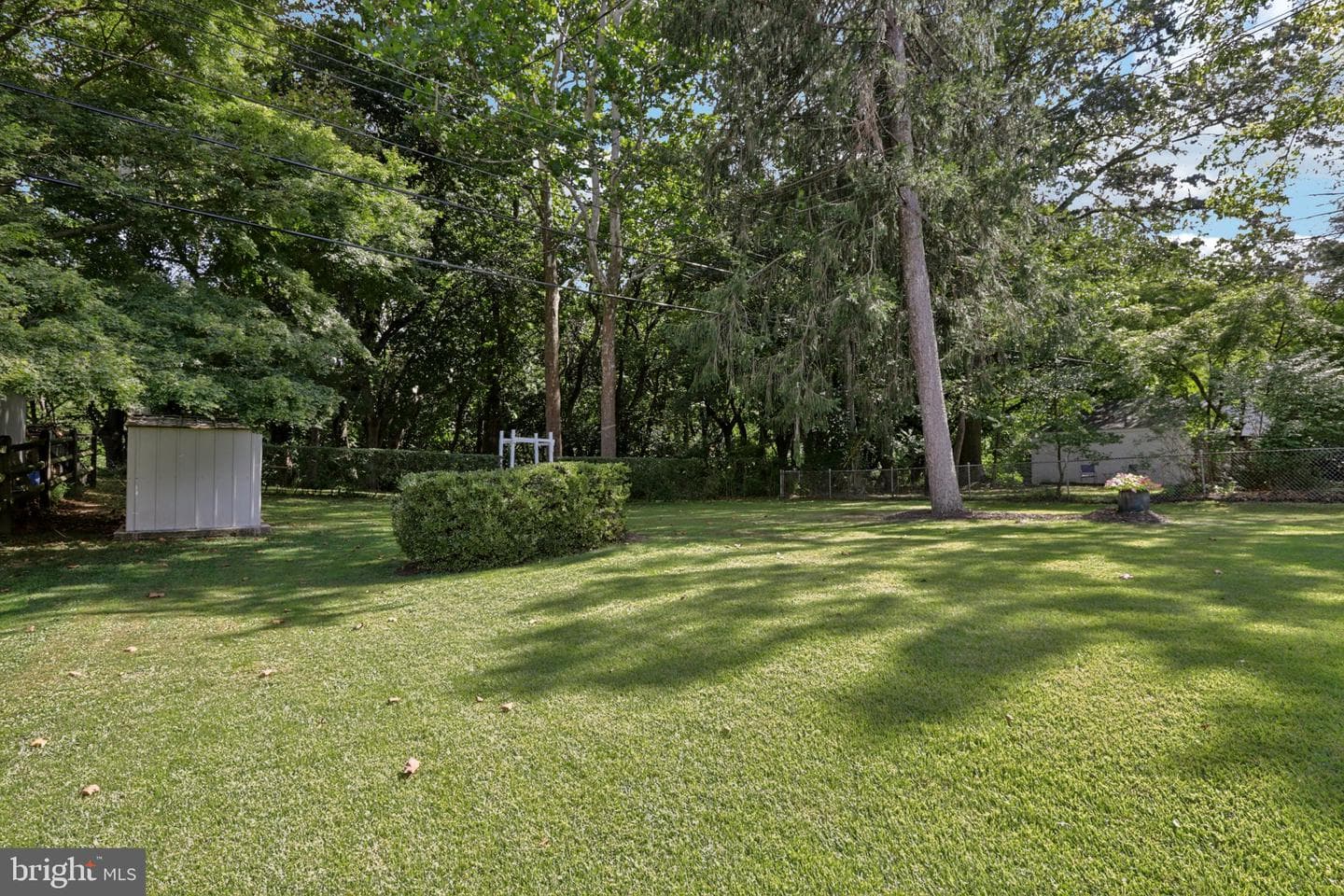 910 Glenroy Road photo 29